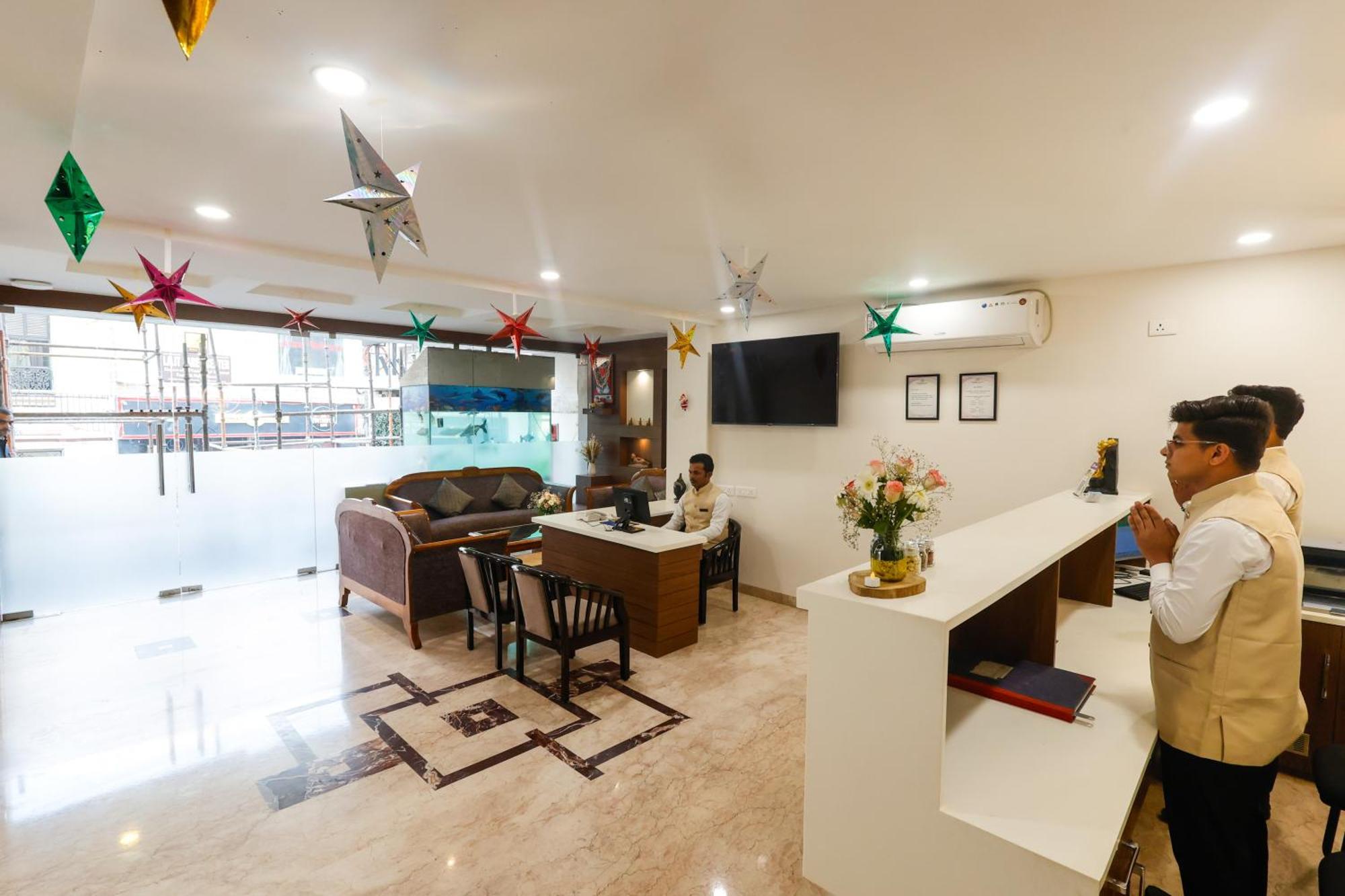Hotel Dolphin International Varanasi Exterior photo