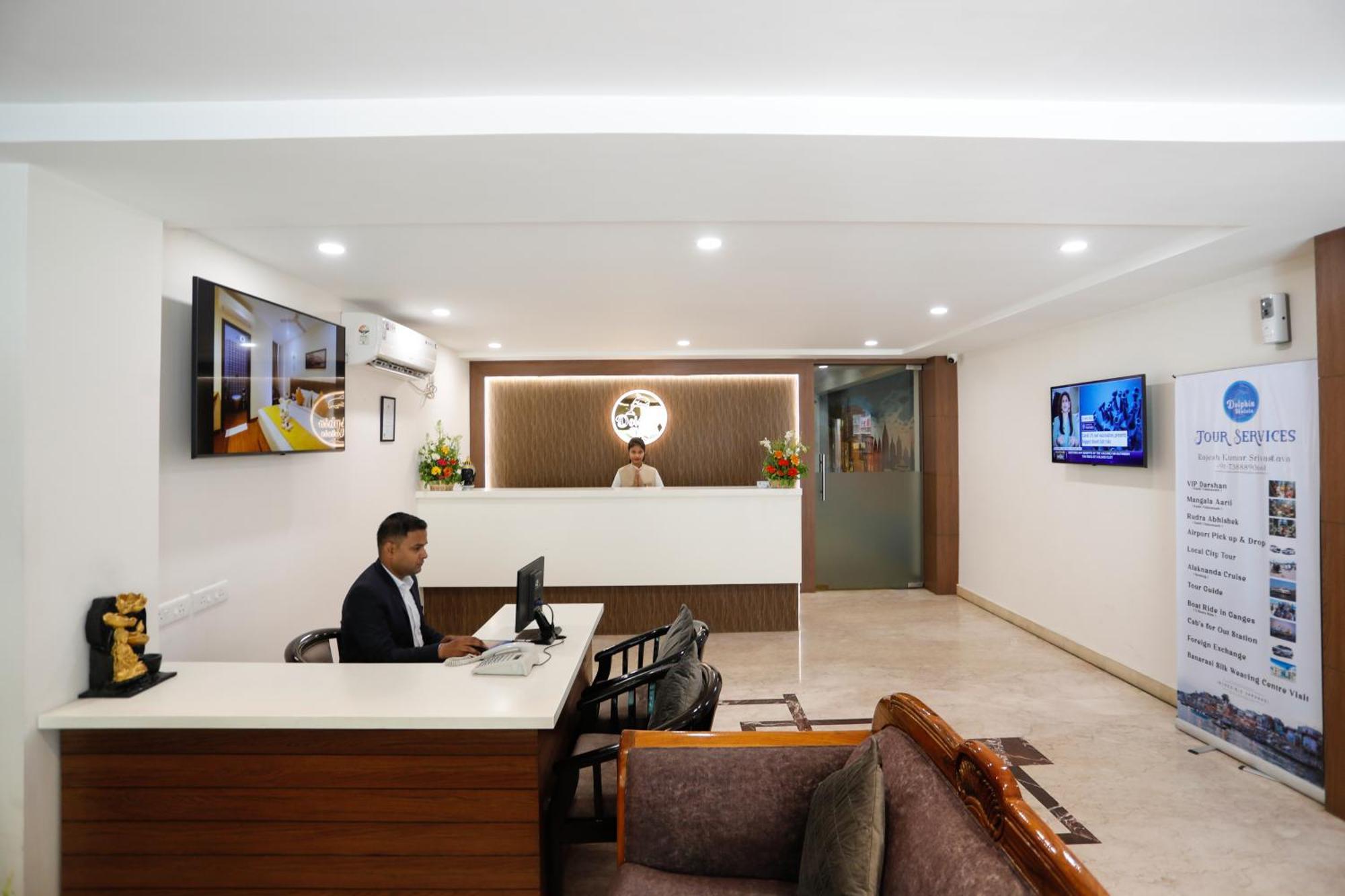 Hotel Dolphin International Varanasi Exterior photo