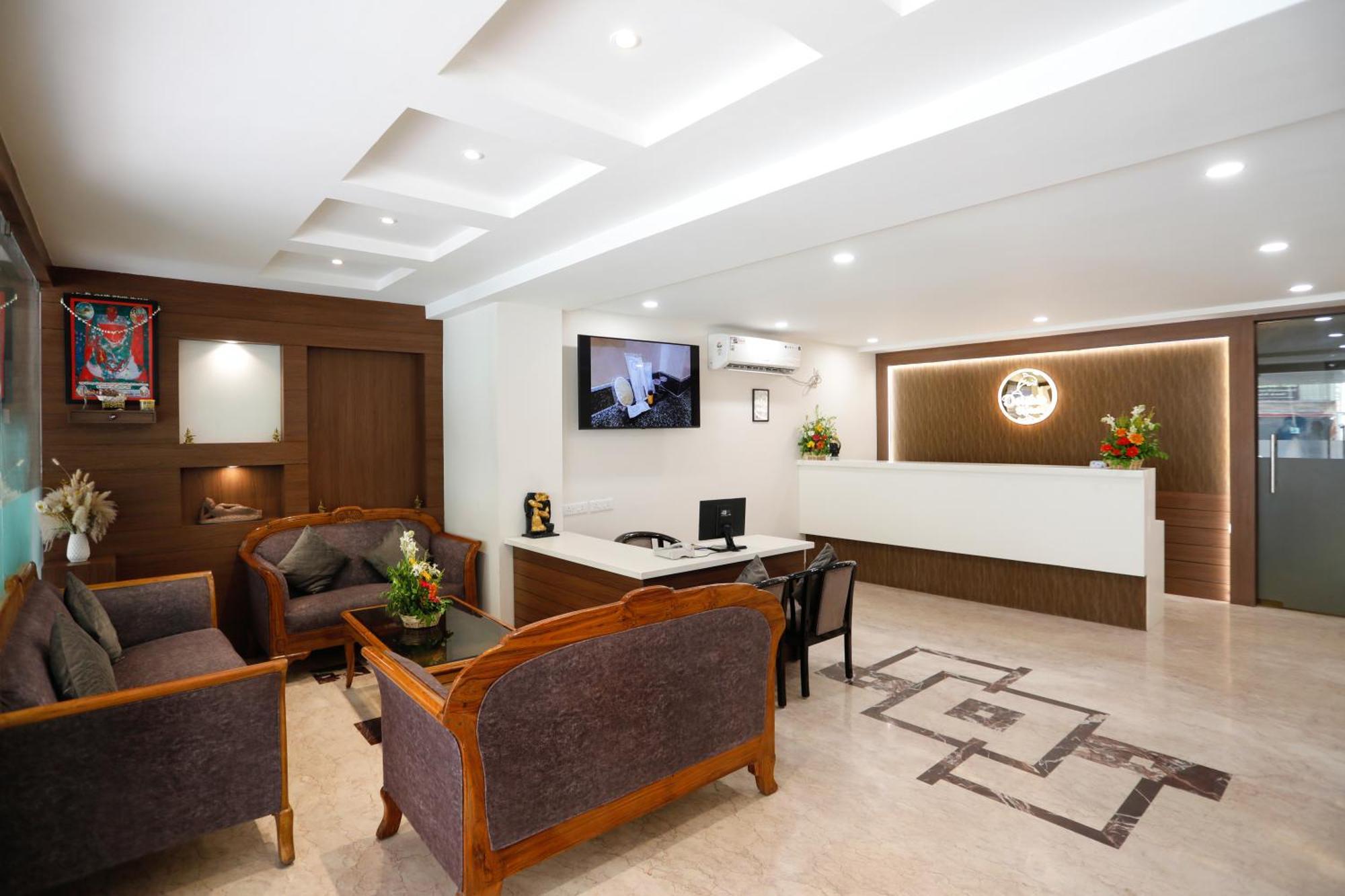 Hotel Dolphin International Varanasi Exterior photo